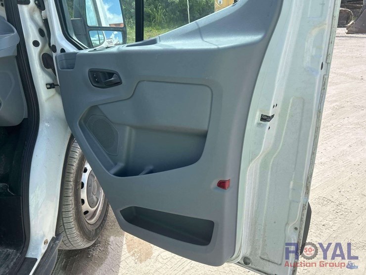 2015-ford-transit-image-20