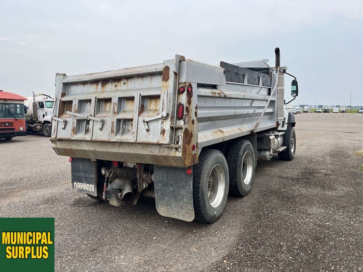 2014-caterpillar-ct660-image-11