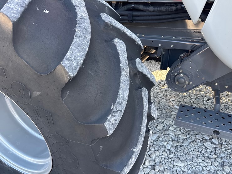 2012-massey-ferguson-9540-image-14