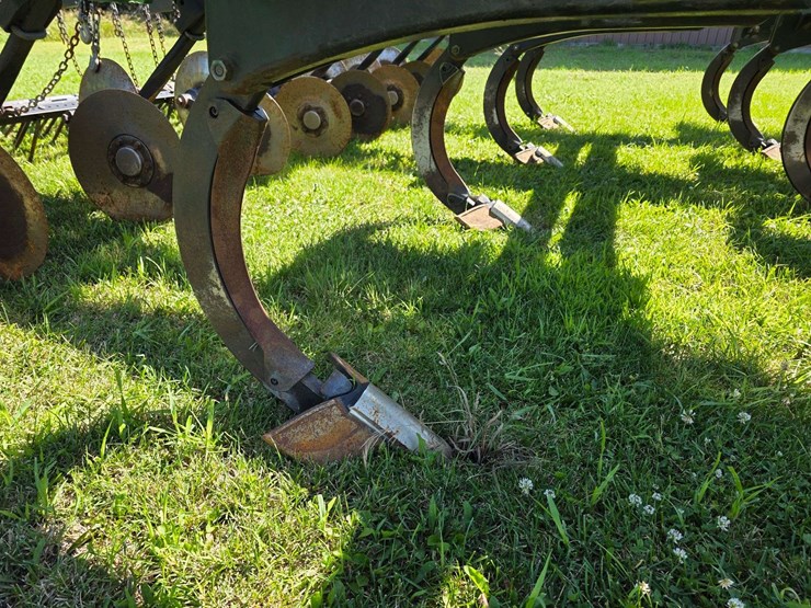2016-john-deere-18-image-57