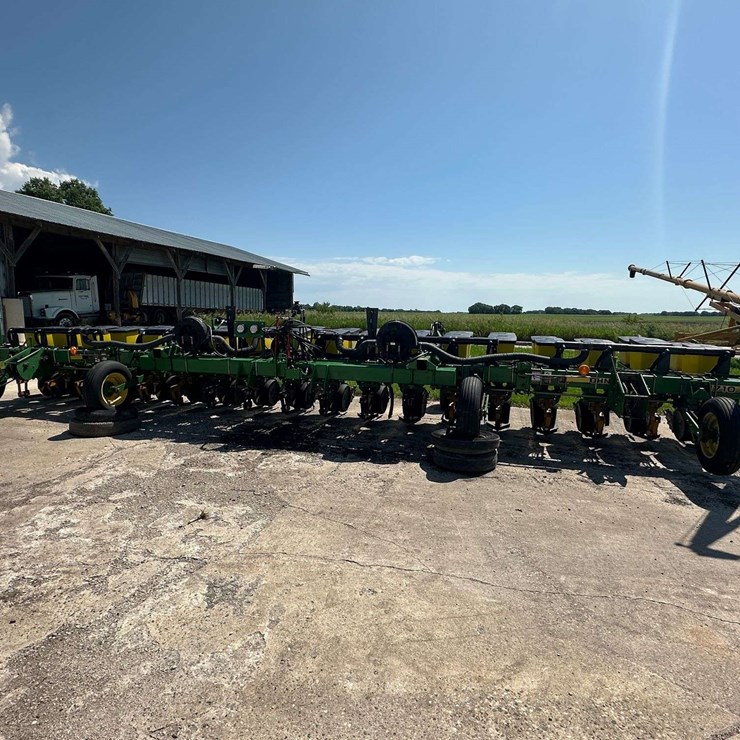JOHN DEERE 1710