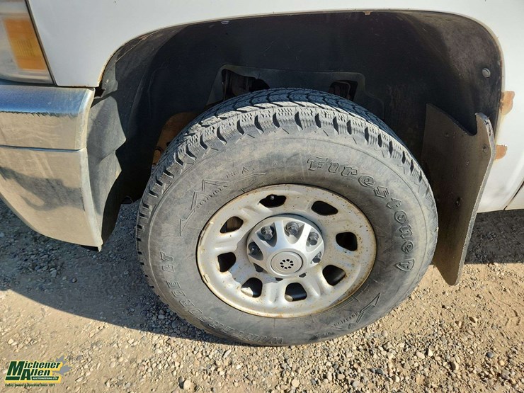 2011-chevrolet-silverado-3500hd-image-26