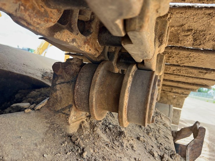 2013-komatsu-pc490-lc-10-image-27