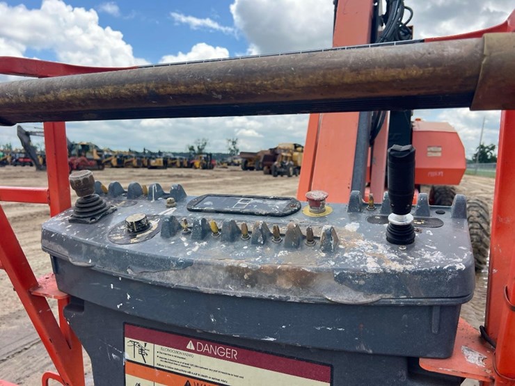 2008-jlg-800aj-image-23