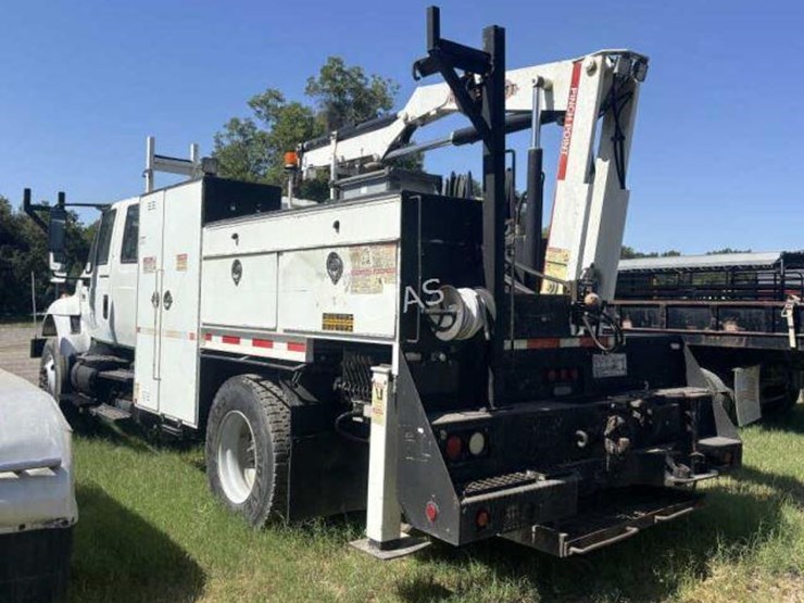 #299-•-2006-international-7300-high-rail-section-truck-image-8