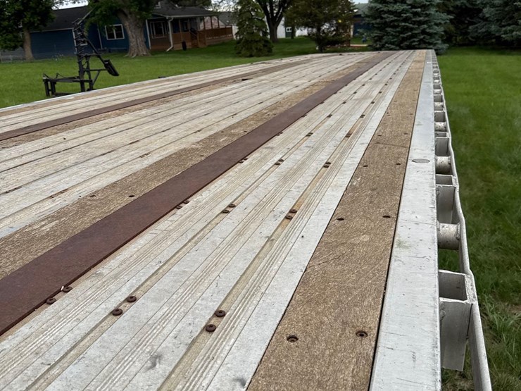 2010-wilson-97-1/2"-x-48ft-semi-flatbed-trailer-image-11