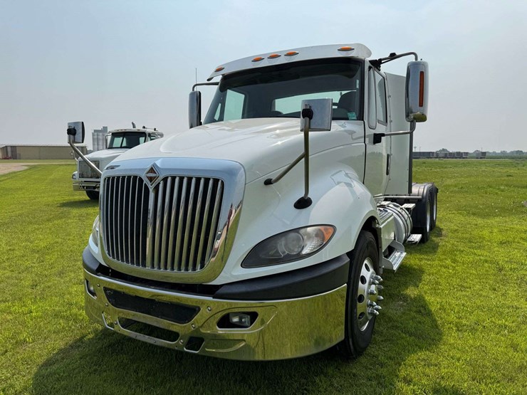 2016-international-prostar-image-2