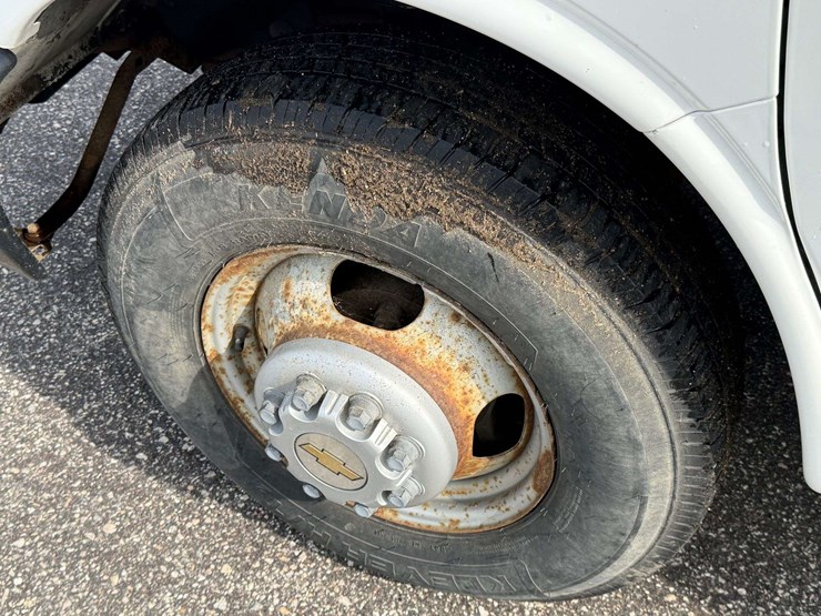 2009-chevrolet-express-3500-image-23
