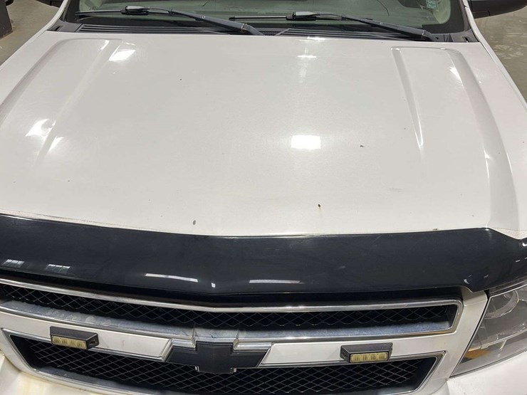 2007-chevrolet-suburban-image-39