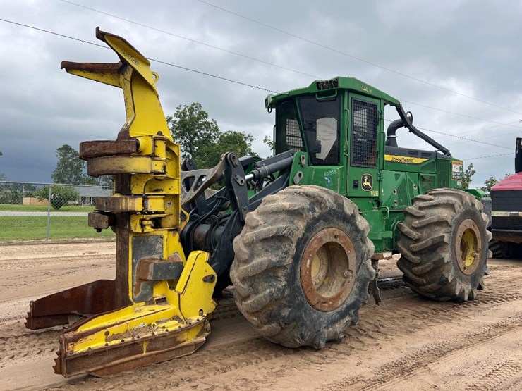 2019-deere-843l-image-8