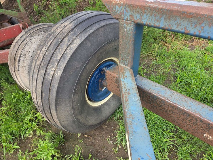 anhydrous-running-gear,-duo-lift-brand,-16.5-16.1-floatation-tires,-brakes,-extendable-hitch-image-12