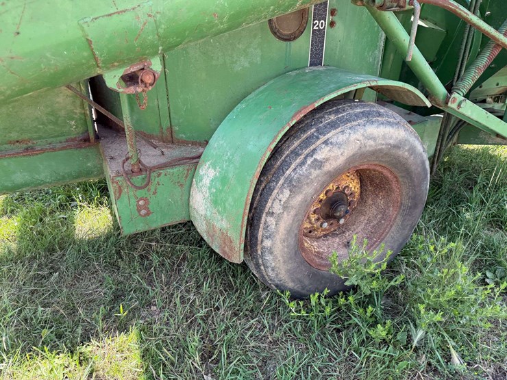 john-deere-700-image-17