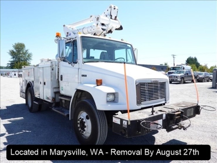 2003-freightliner-fl70-image-28