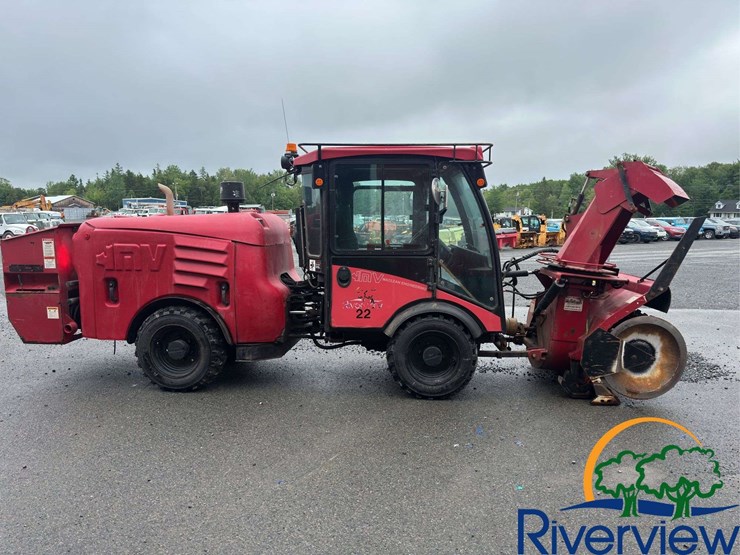 maclean-engineering-mv-sidewalk-blower-with-drop-spreader-and-snowblower-image-8