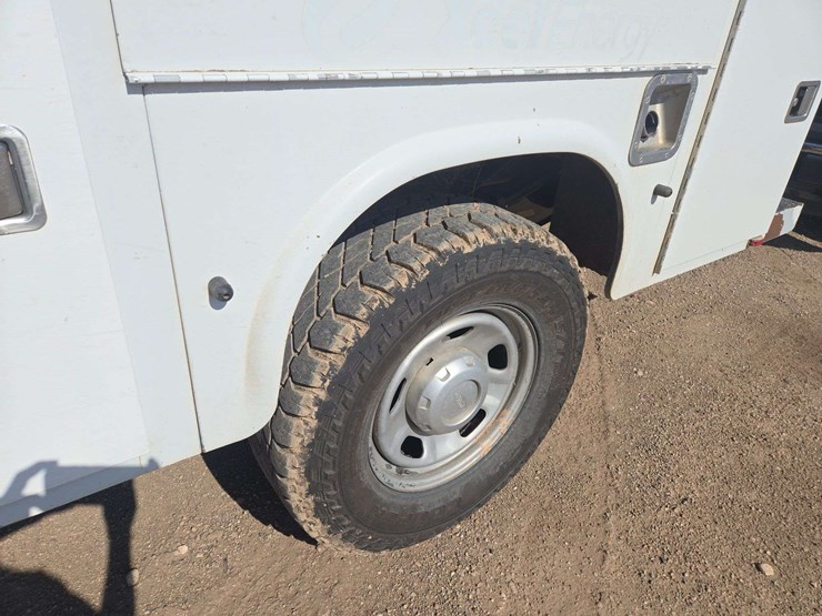 2012-ford-f350-image-9