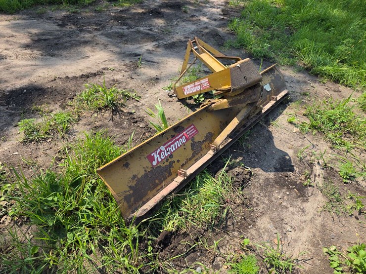 kawanee-3pt-blade,-8’,-bolt-on-cutting-edge,-manual-adjust-image-3