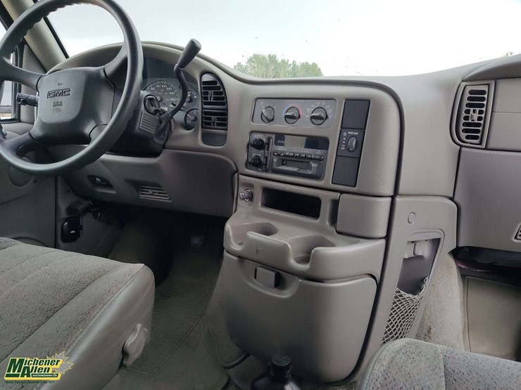1998-gmc-safari-image-10