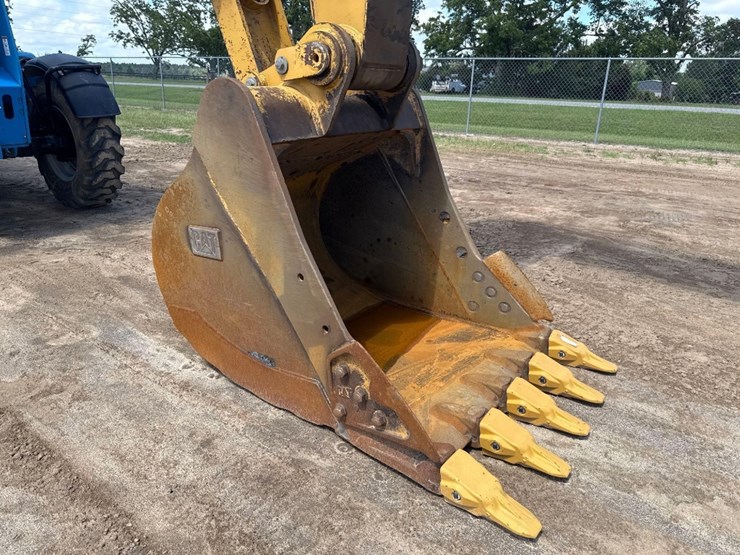 2019-caterpillar-326fl-image-24