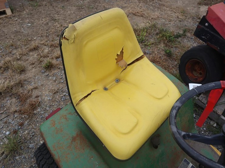 john-deere-300-image-17