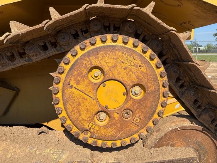 caterpillar-d6t-xl-image-10