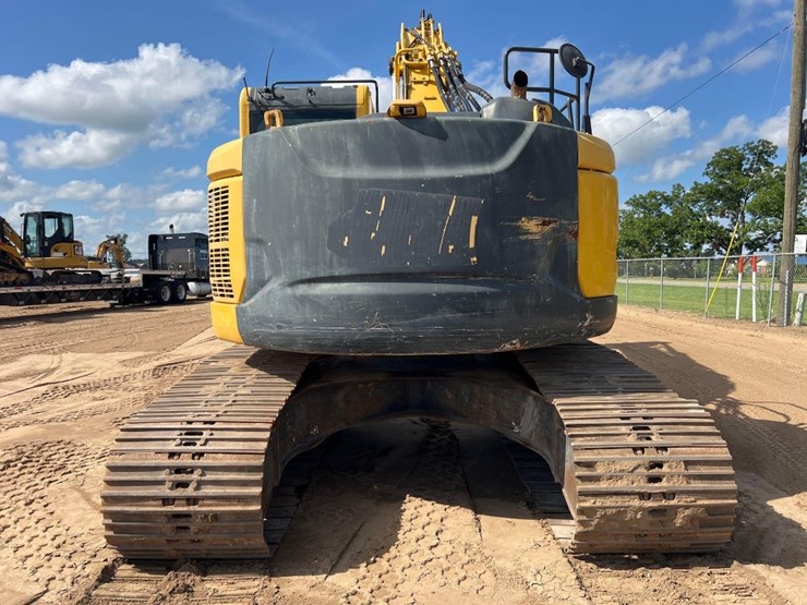 2017-komatsu-pc228us-lc-10-image-3