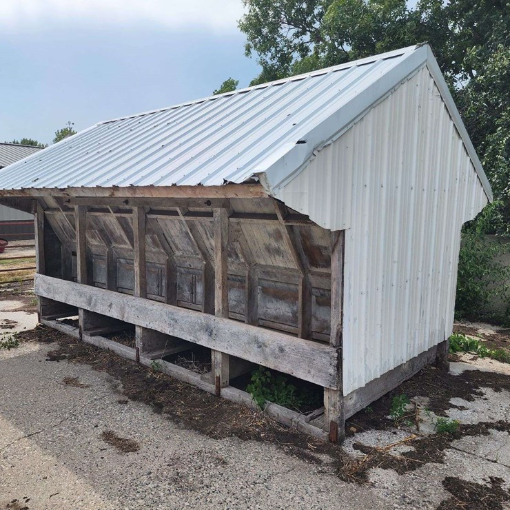 Calf/Cattle Self Feeder, Approx 18’ x 7’ x 10’ Tall, Holds Approx 6 Tons *Loading is Available