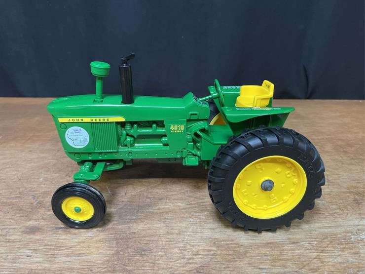1/16-john-deere-4010-1997-wisconsin-nib-ertl-image-4