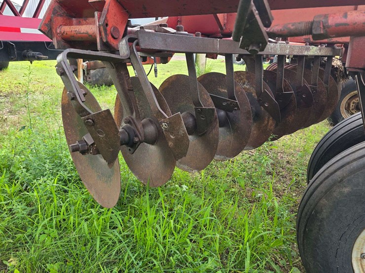 ih-490-disk,-20’,-hydraulic-fold-wings,-9.5-14-tires,-disk-scrapers,-sn:-033395-image-13
