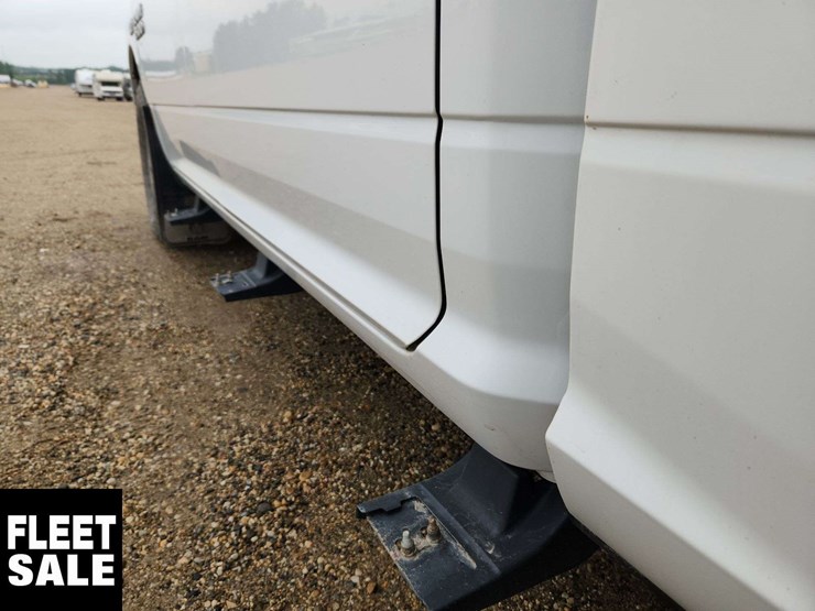 2015-ram-1500-slt-image-29