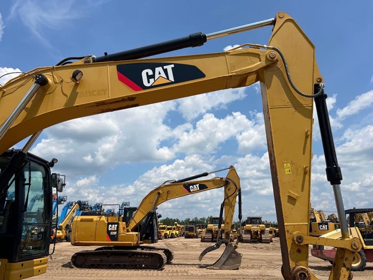 caterpillar-325fl-image-25