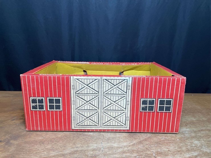1/16-mf-275-farm-set-nib-ertl-image-11