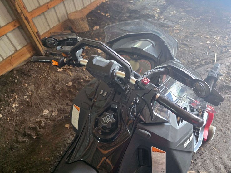 2018-ski-doo-summit-snowmobile,-154”-track,-600-e-tech,-electric-start,-6,565-miles,-comes-with-sled-image-16
