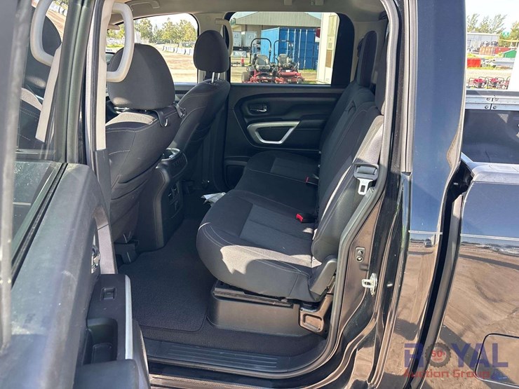2017-nissan-titan-image-14