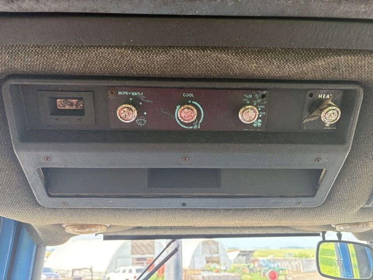 1988-ford-tw25-image-32