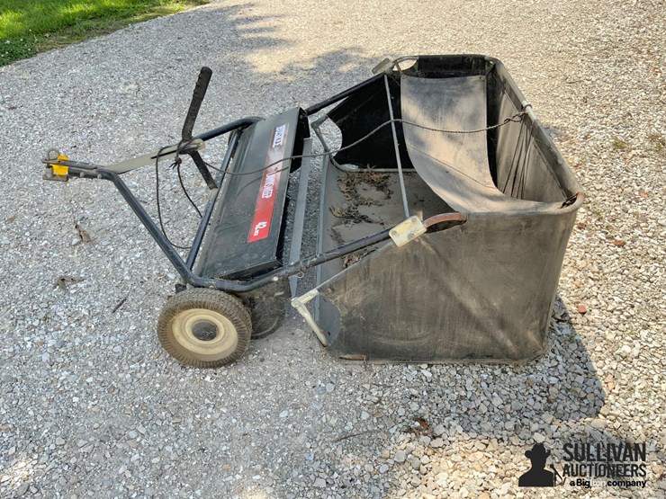huskee-42”-lawn-sweep-image-8