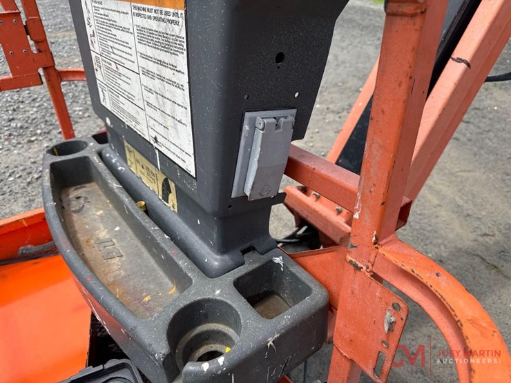 2015-jlg-e400ajpn-image-10
