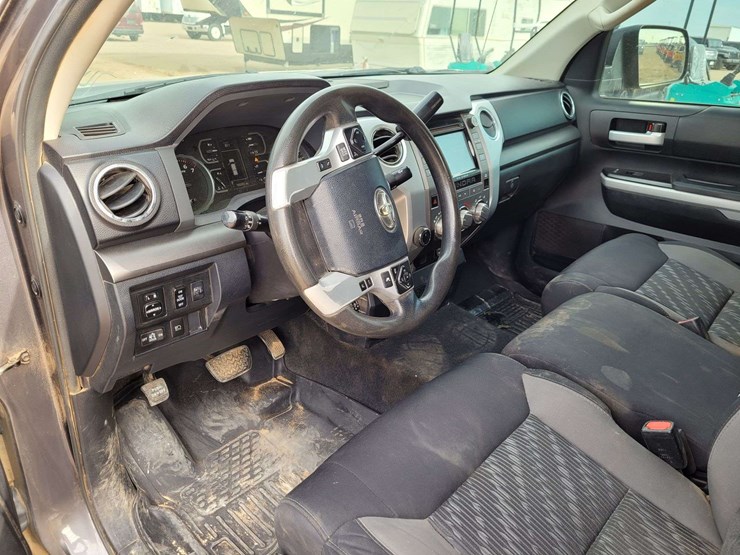 2019-toyota-tundra-sr5-image-9