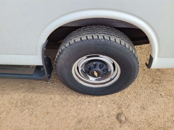 1998-chevrolet-express-3500-image-17