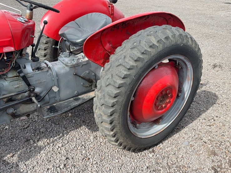 #3052-•-massey-ferguson-35-tractor-image-15