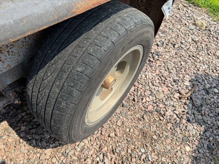 smaller-flatbed-trailer,-76”-x-16’-long,-tandem-axle,-toolbox-in-front,-215/60r15-tires,-*has-title-image-13