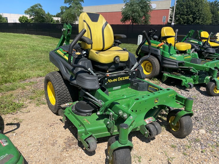 2022-john-deere-la-image-3