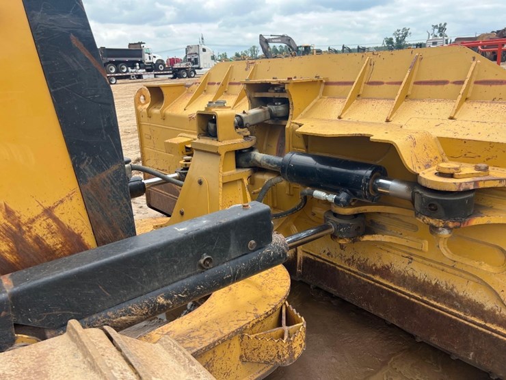 2015-caterpillar-d6k2-xl-image-16