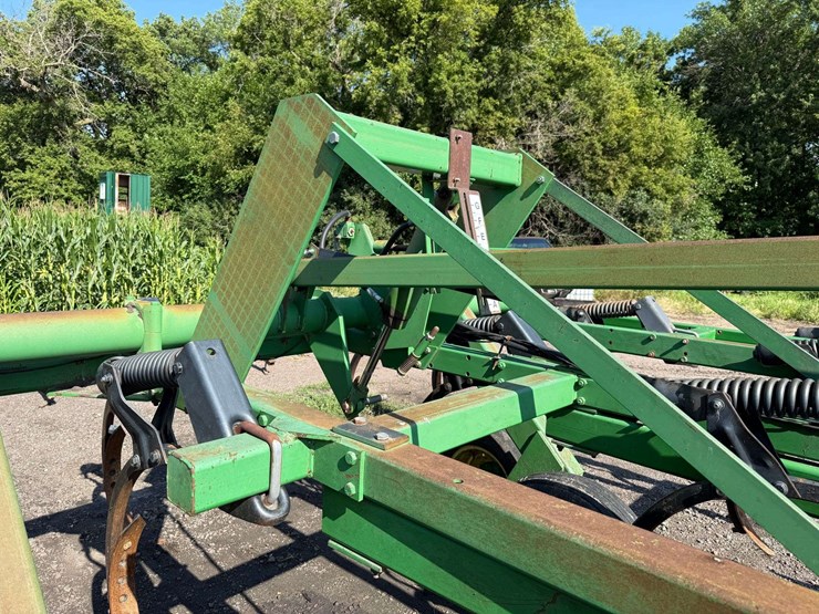 john-deere-680-image-33
