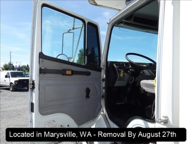 freightliner-fl70-image-5