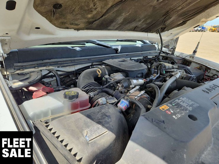 2012-chevrolet-silverado-3500hd-image-21