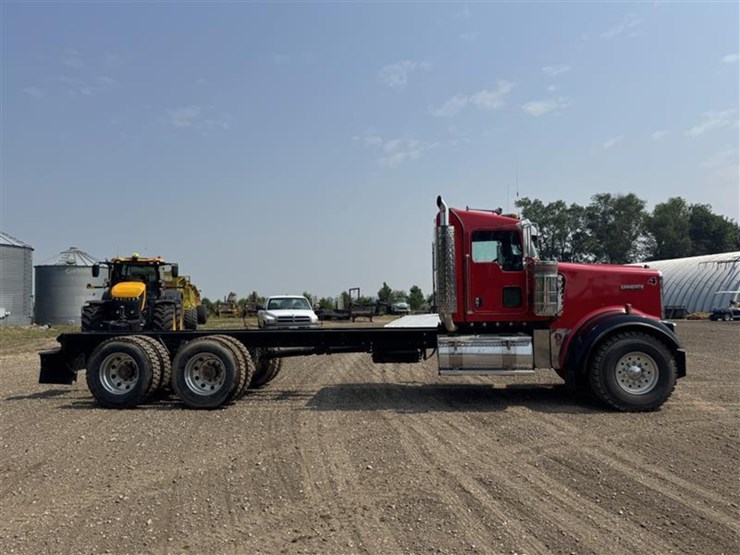 2012-kenworth-w900-image-6