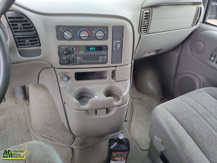 1998-gmc-safari-image-9