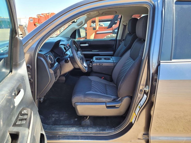 2019-toyota-tundra-sr5-image-8
