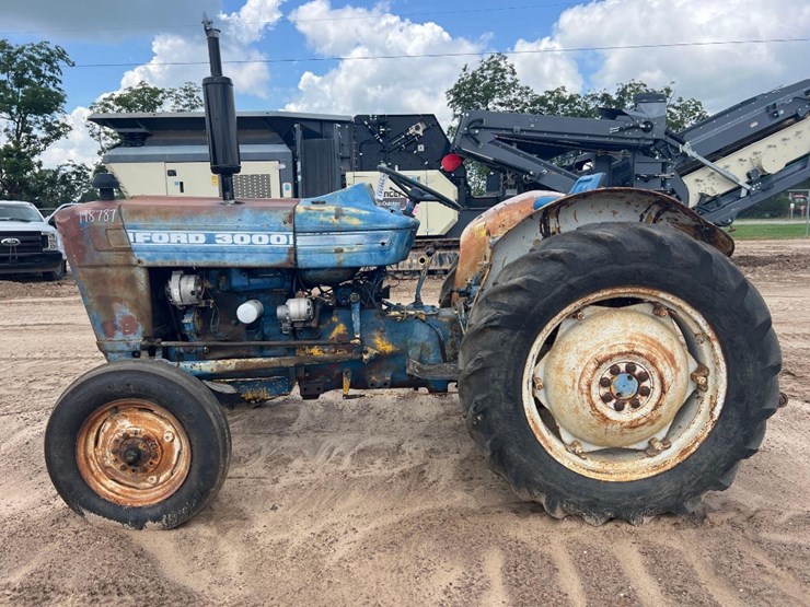 ford-3000-image-1