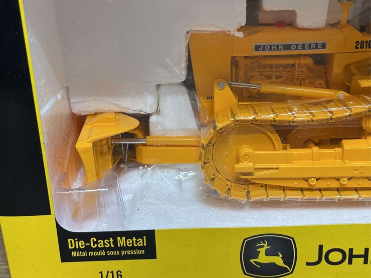 1/16-john-deere-2010-crawler-collector-nib-ertl-image-3